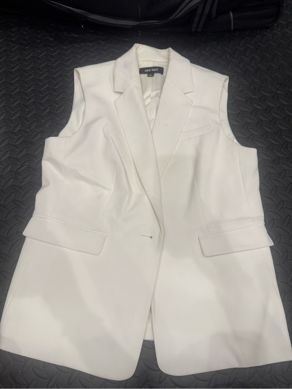 Nine West Cream Sleeveless Blazer Vest